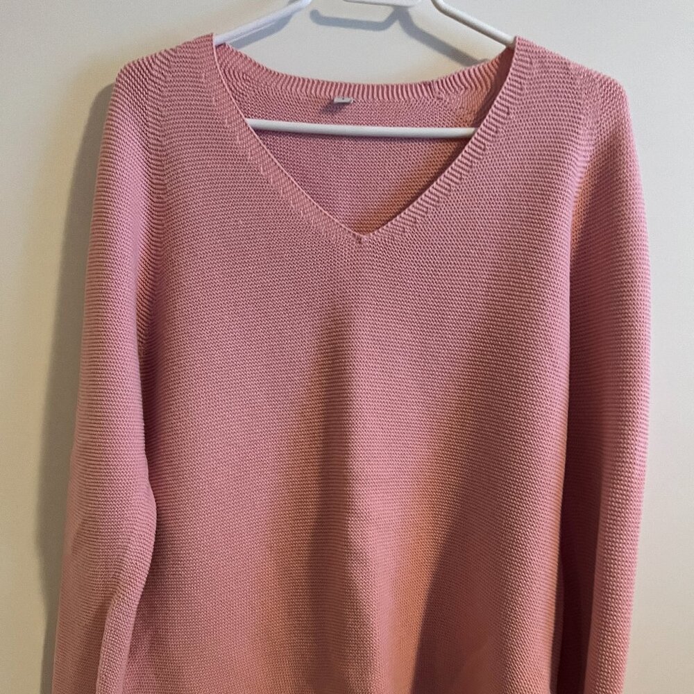 UNIQLO V-Neck Knit Top